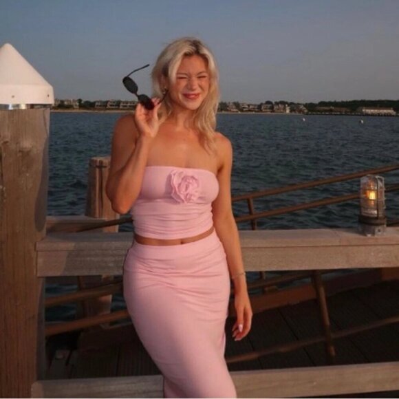 REFORMATION Adalynn Knit Two Piece in Pink Rose Size Small (Skirt) Medium (Top) - Picture 14 of 16